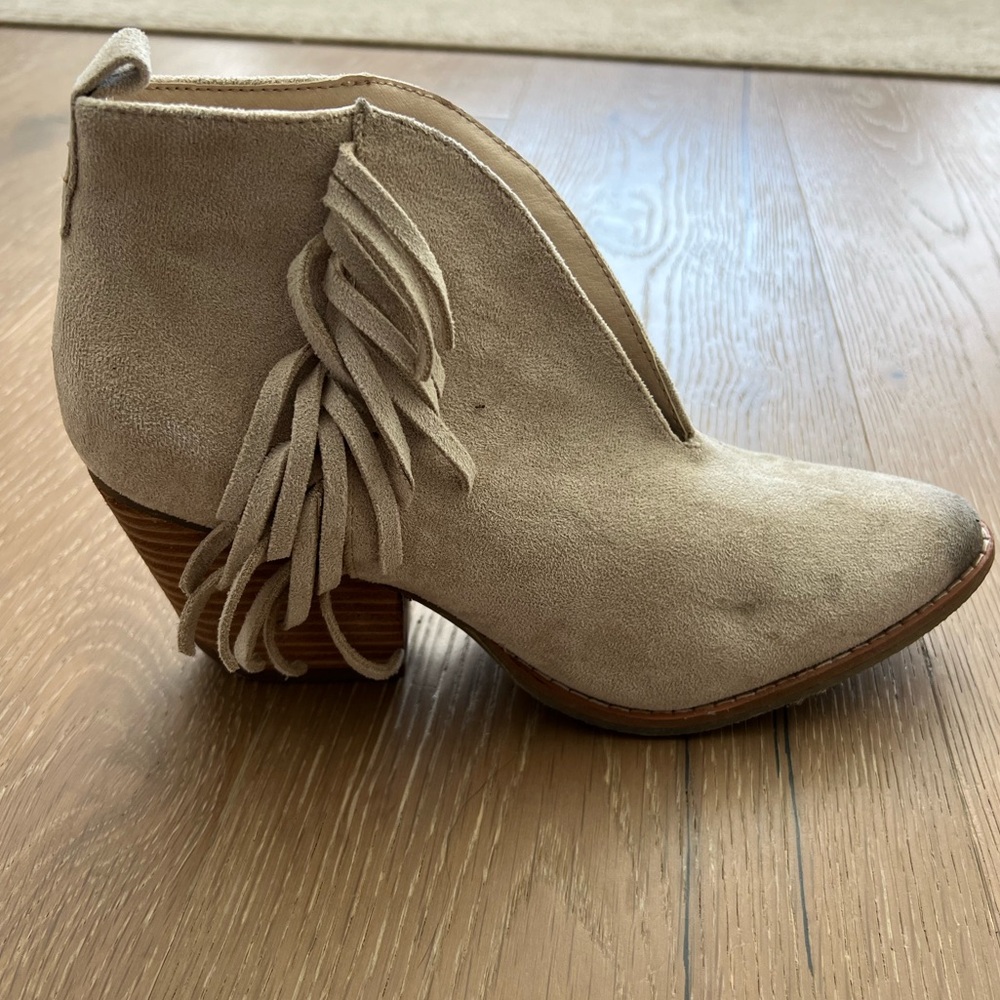 Heel boots